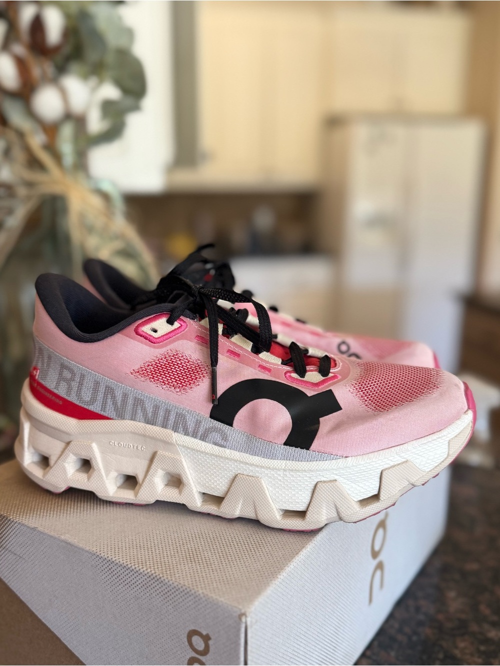 On Cloudmonster Hyper Women’s running shoes size 7